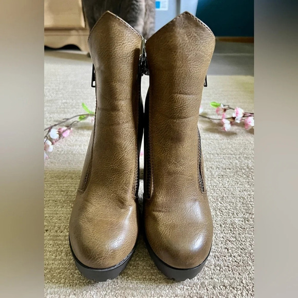 2 Lips Too Camel Platform Zipper Bootie - Size 6.5 - Picture 4 of 6